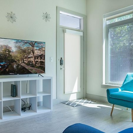 Beautiful Riverwalk Apt With Full Amenities, King Bed & Free Parking San Antonio Luaran gambar