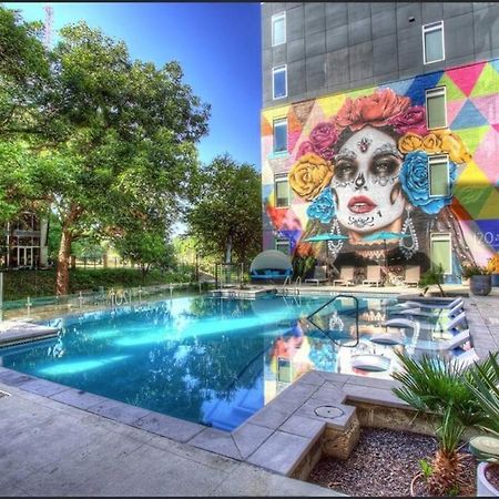 Beautiful Riverwalk Apt With Full Amenities, King Bed & Free Parking San Antonio Luaran gambar