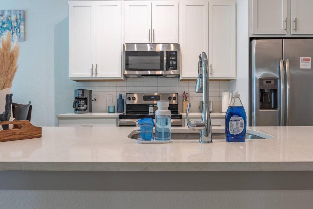 Beautiful Riverwalk Apt With Full Amenities, King Bed & Free Parking San Antonio Luaran gambar