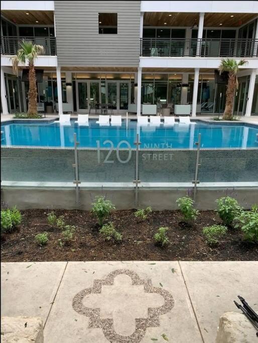 Beautiful Riverwalk Apt With Full Amenities, King Bed & Free Parking San Antonio Luaran gambar