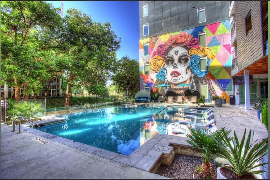 Beautiful Riverwalk Apt With Full Amenities, King Bed & Free Parking San Antonio Luaran gambar